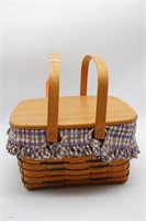 Longaberger 2000 Picnic Basket w/Riser, Liner &