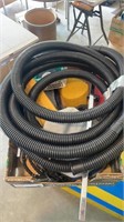 Hose with sponges and bungee cords