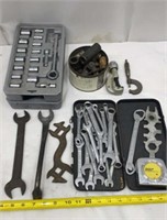 Metal Case with Variety of Wrenches, Socket Set