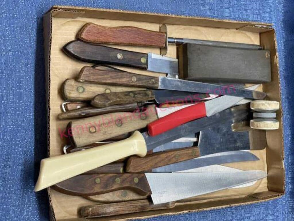 Flat of various kitchen knives