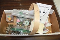 ASSORTED LOT OF JEWELRY