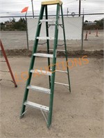 6FT Green Fiberglass Ladder