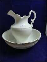 PITCHER AND BASIN SET