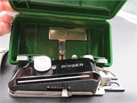 Hand-Held Singer Buttonholer