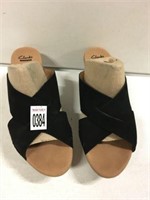 CLARKS WOMEN'S SANDAL SIZE 11