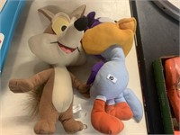 COYOTE AND ROAD RUNNER STUFFED ANIMALS