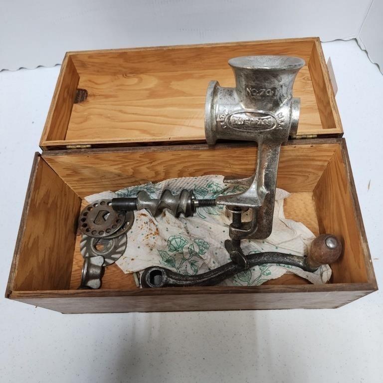 Bluegrass No. 70 Meat Grinder in wooden