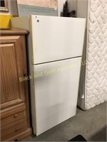 Older GE 14 Cubic Foot Refrigerator