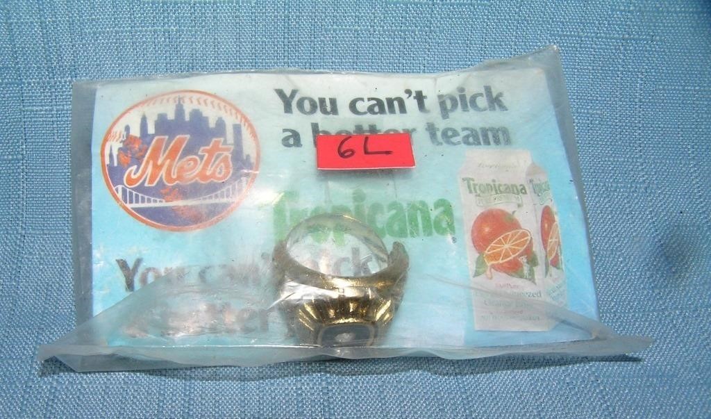 NY Mets 1986 souvenir World Series ring