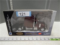 Peterbilt Model 379 semi in original box; 1/32 sca