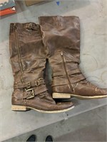 Carlos size 7.5 boots