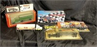 TOY VEHICLES LOT /  5 PCS