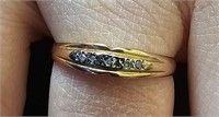 10 KT Gold Ring with 5 diamonds