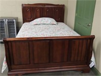 Queen Size Cherry Sleigh Type Bed