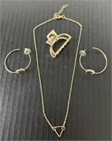 (AI) Gold Toned Costume Jewelry Earring,