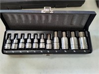 Napa Ultra Pro 12-piece 3/8 and 1/2-inch drive