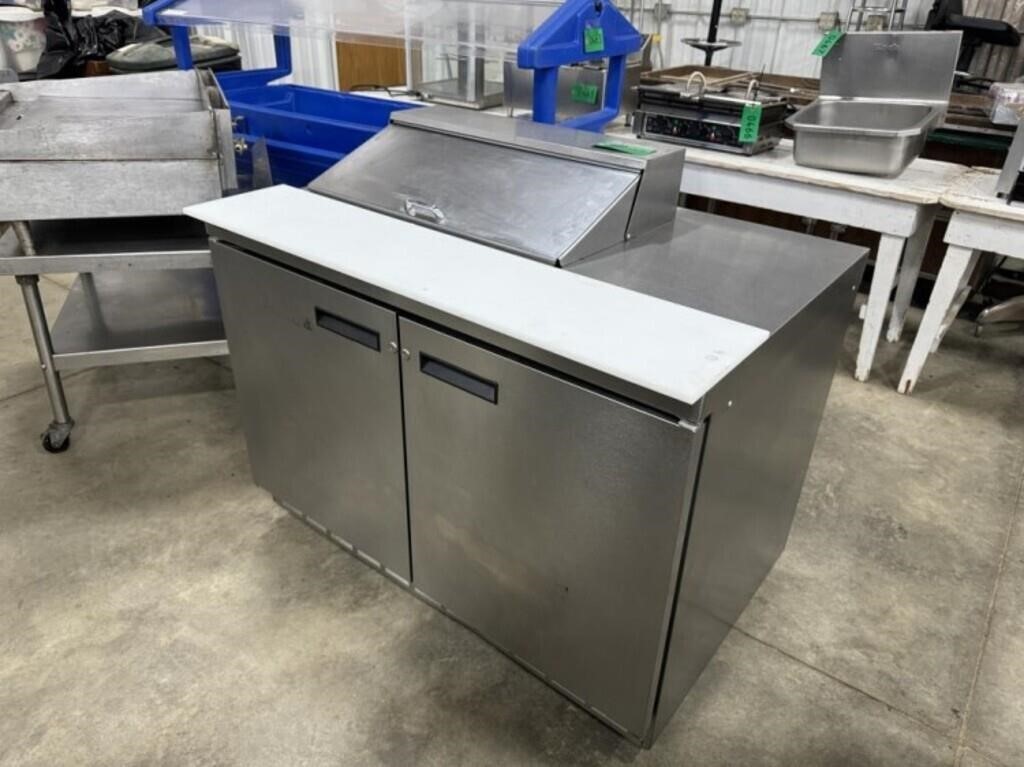 Delfreld 4' Refrigerated Prep Table