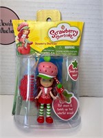 NEW 2009 HASBRO Strawberry Shortcake Doll
