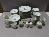 76 Pieces of Provincial Bouquet Dinner Set