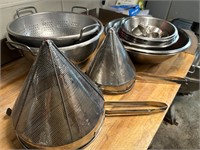 Ass't of Strainers and Bowls