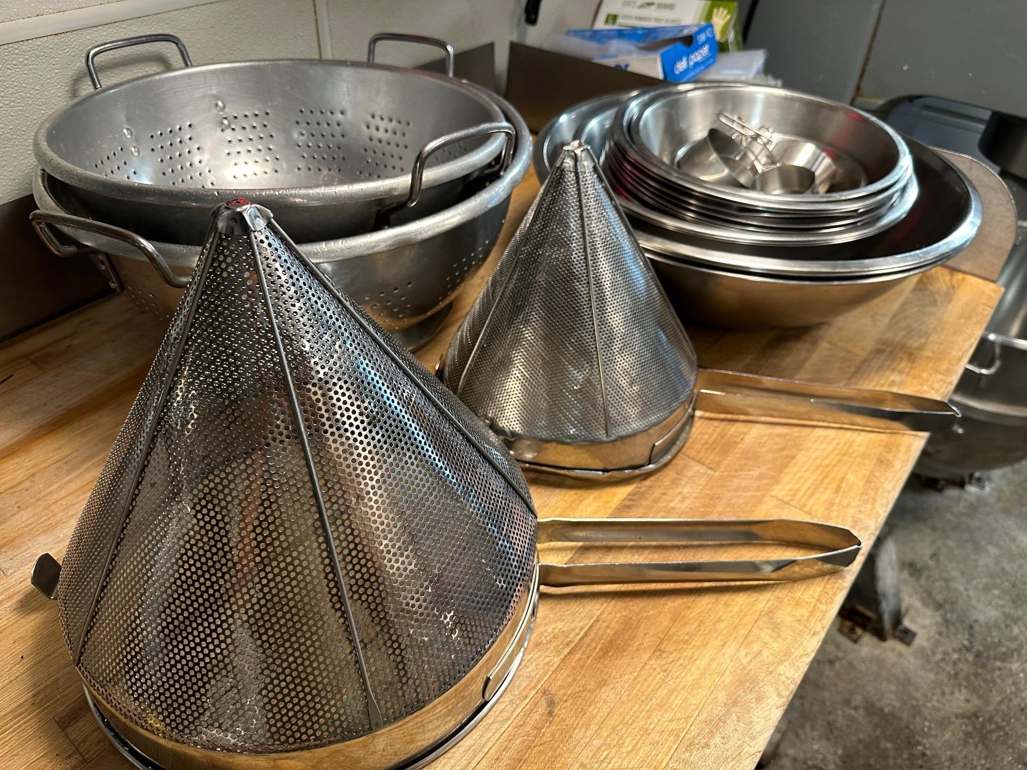 Ass't of Strainers and Bowls