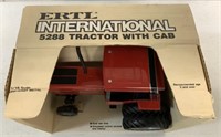 1/16 International 5288 Tractor/Cab,NIB