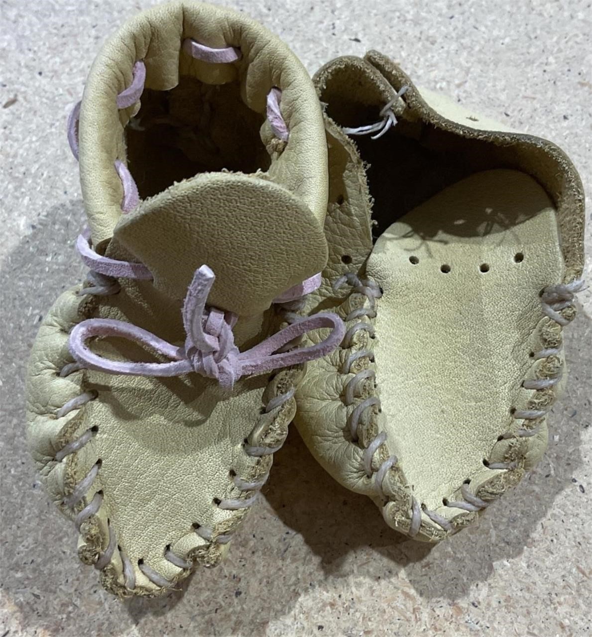 Baby/doll leather moccasins