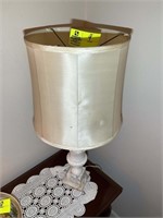 TABLE LAMP APPROX 29 IN TALL