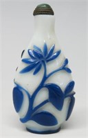 CHINESE BLUE OVERLAY GLASS SNUFF BOTTLE