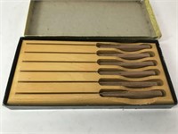 Stainless steel DeLuxe Hallow Ground steak knives