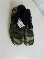 New camo slippers size 5 to 6