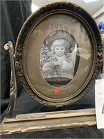 ANTIQUE OVAL SWING PICTURE FRAME - 13.5 X 12 “