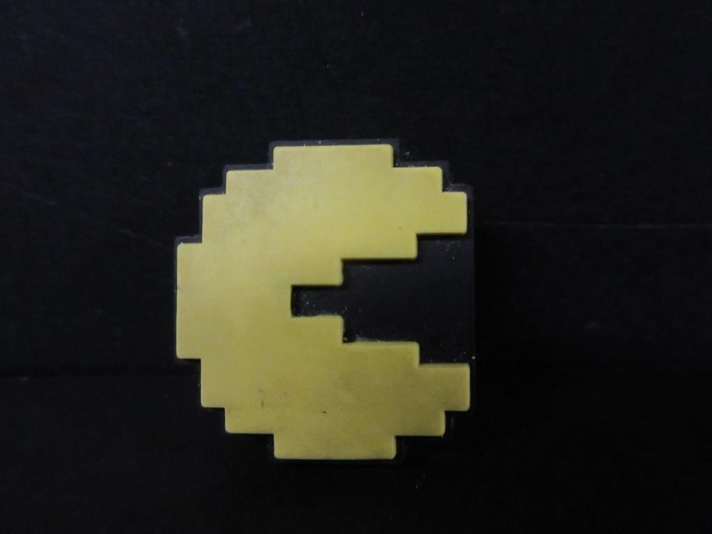 OLD PACMAN PINBACK BUTTON