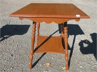 SWEET ANTIQUE ACCENT TABLE 24X29 INCHES