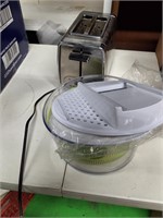Salad spinner and toaster