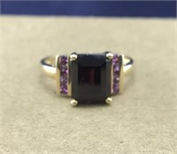 Vintage 10K Gold Dark & Light Purple Stones Ring