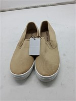 West loop tan size 5/6 shoes