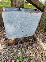 Small decor waterer