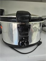 Slow cooker w/ locking lid. Not tested
