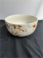 7.5" Hall's superior kitchenware Bowl