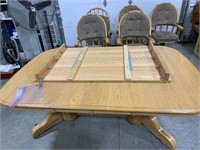 Dining room pedestal table with 5 chairs and l