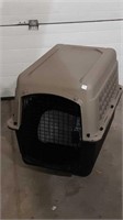 Large pet kennel 28in by 17 in by 24 in