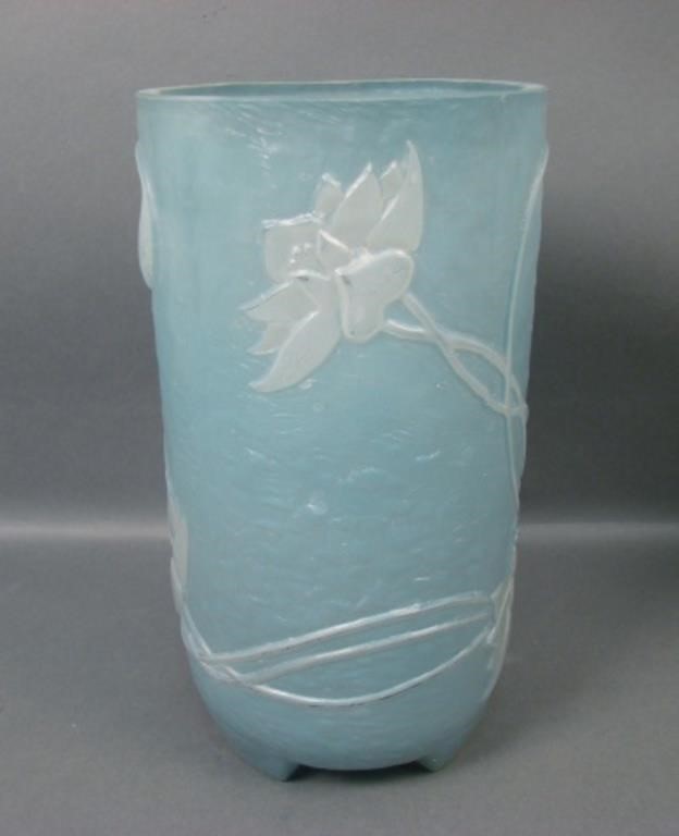 Phoenix Grn/Frosted Pond Lily Straight Sided Vase