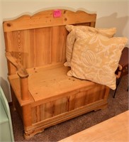 Pine bench seat w/ storage + 2 pillows