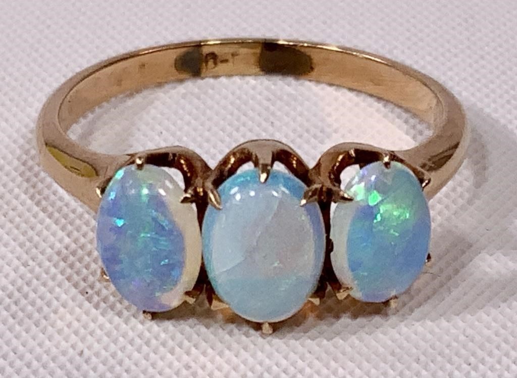 Moonstone ring, tested 10K gold, size 5.75