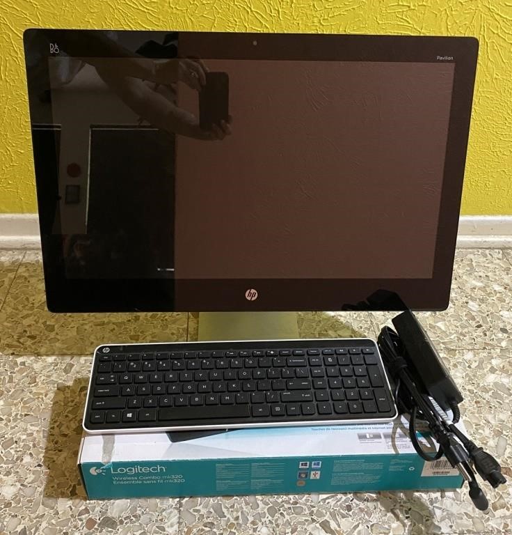 HP Desktop Computer B