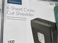 INSIGNIA CROSS CUT SHREDDER RETAIL $130