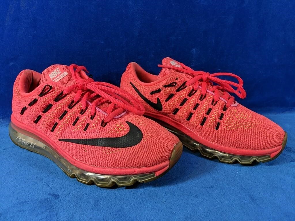 Niki Air Max running shoes, size 6Y