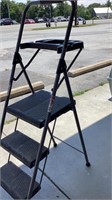 5 ft folding step ladder with tray and wide steps