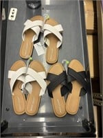 3 ladies medium 7/8 sandals West Loop brand